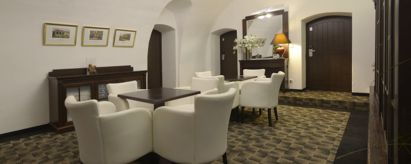 Lobby bar