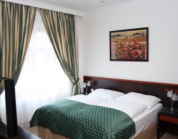 Come stay and eat great